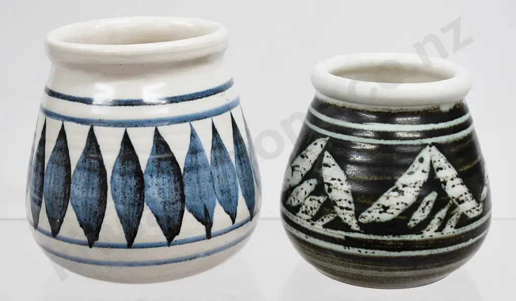 HANMER POTTERY MIXTURE Image 1++