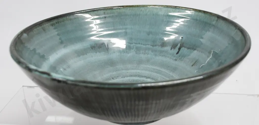 HANMER POTTERY LARGE BOWL Image 1++