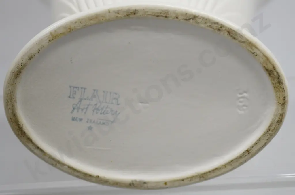 CROWN LYNN FLAIR ART POTTERY BUBBLE TYPE VASE NUMBER 369 Image 1++