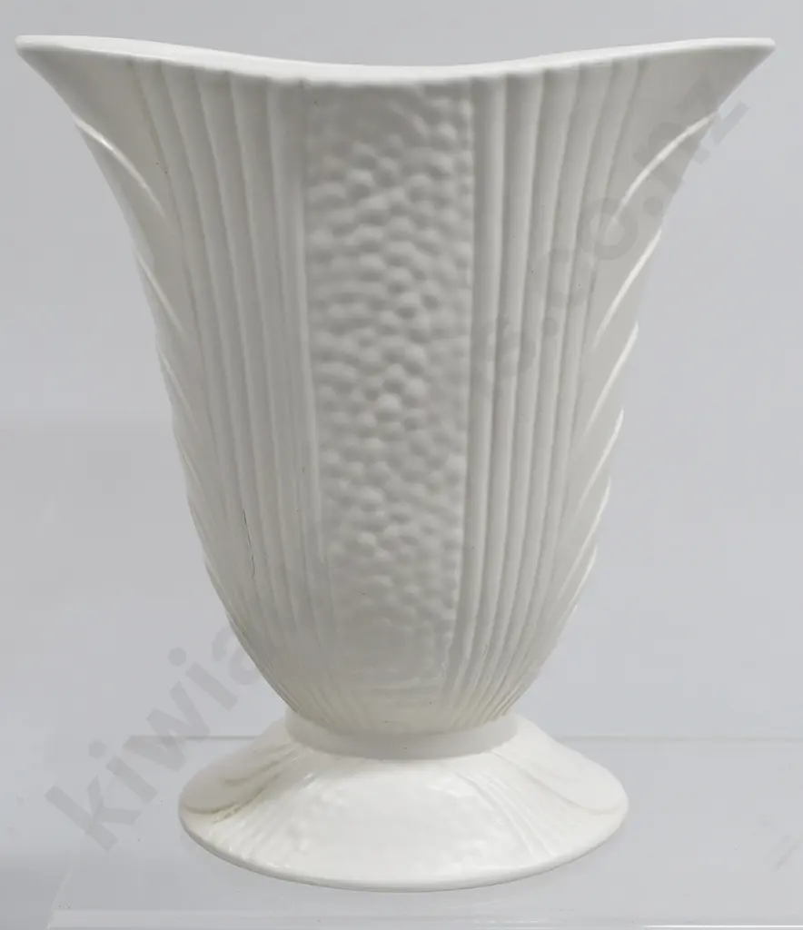 CROWN LYNN FLAIR ART POTTERY BUBBLE TYPE VASE NUMBER 369 Image 1++