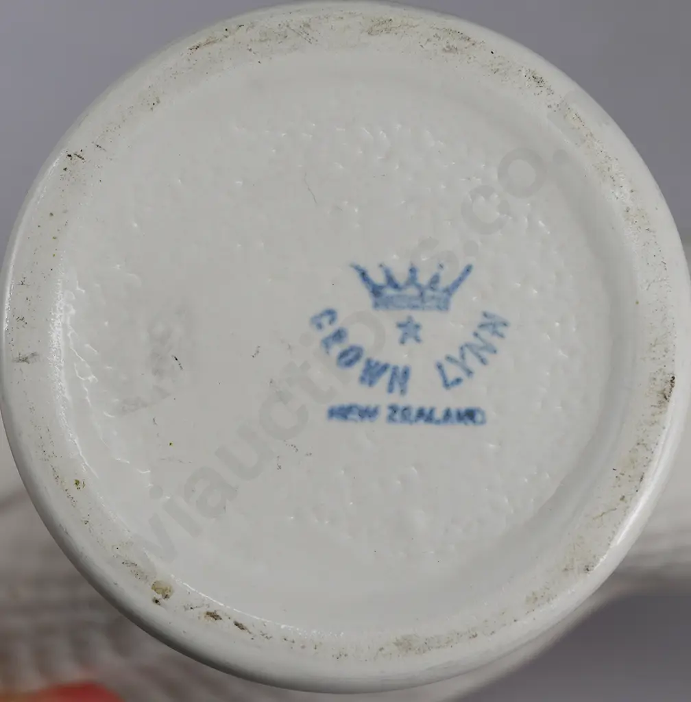 CROWN LYNN FAN WIRE BASKET NUMBER 619 Image 1++