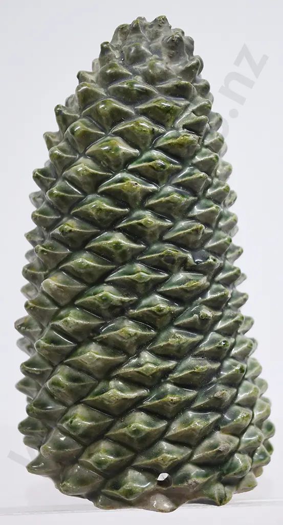 LUKE ADAMS PINECONE HANGING PLANTER Image 1++