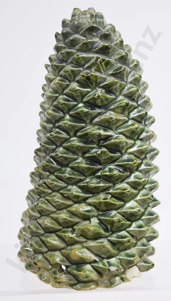 LUKE ADAMS PINECONE HANGING PLANTER Image 1++