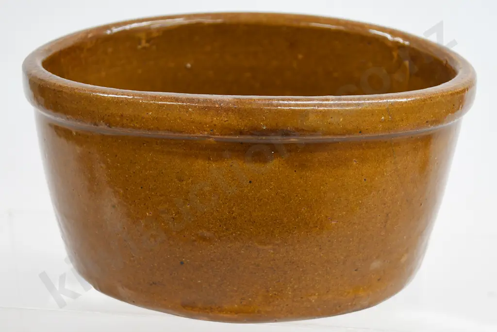 LUKE ADAMS OVAL CASSEROLE Image 1++