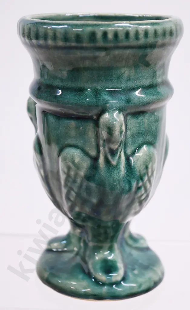LUKE ADAMS VASE GRIFFIN VASE Image 1++