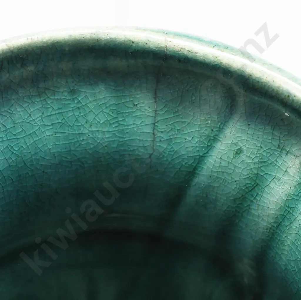 LUKE ADAMS VASE GRIFFIN VASE Image 1++