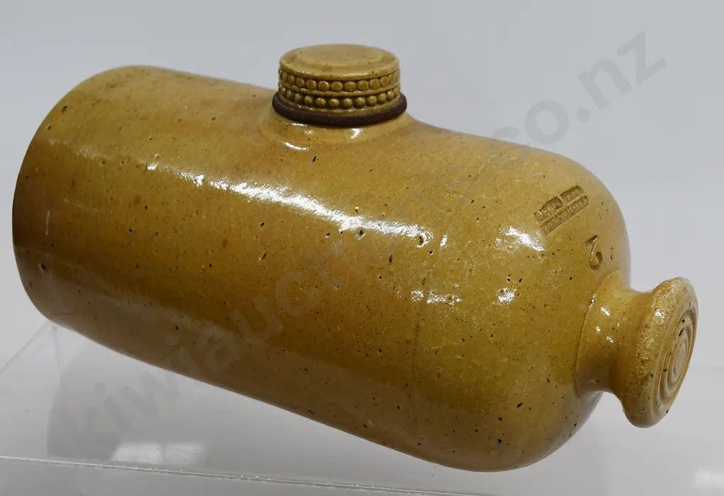 CHRISTCHURCH BRICK CO EARLY HOT WATER BOTTLE Image 1++