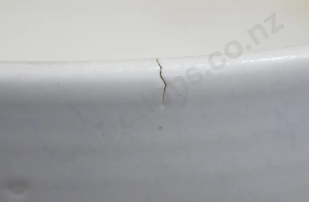 CROWN LYNN FISH SCALE FLOWER POT Image 1++