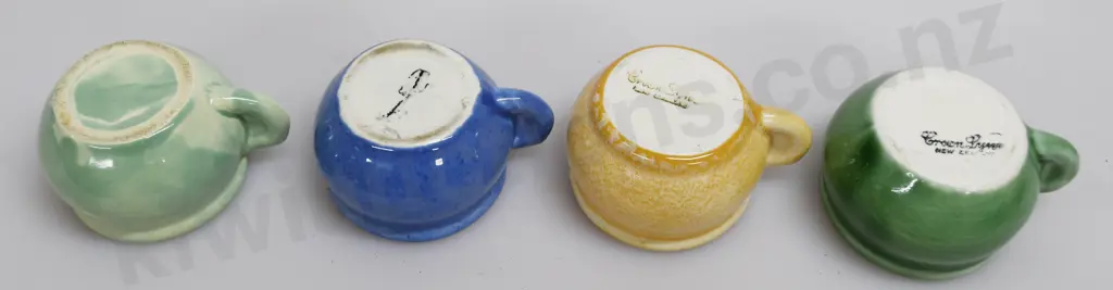 CROWN LYNN MINIATURE POTTIES Image 1++