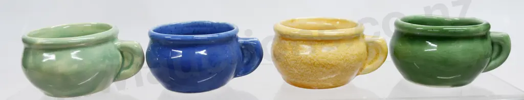 CROWN LYNN MINIATURE POTTIES Image 1++