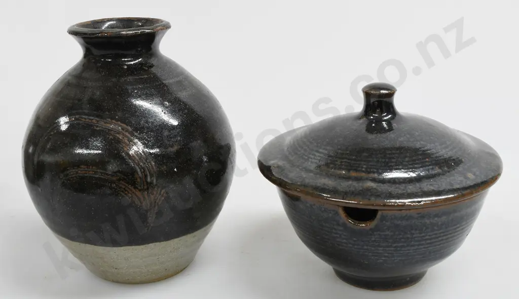 MIREK SMISEK NZ POTTERY VASE AND SUGAR BOWL Image 1++