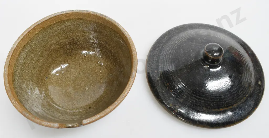 MIREK SMISEK NZ POTTERY VASE AND SUGAR BOWL Image 1++