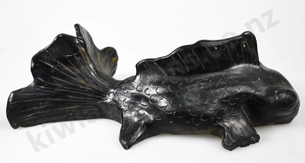 MOLLE’ POTTERY FISH WALL POCKET Image 1++