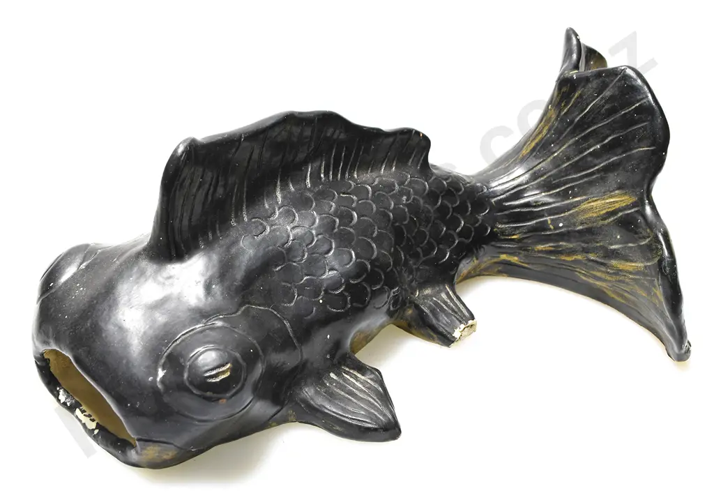 MOLLE’ POTTERY FISH WALL POCKET Image 1++