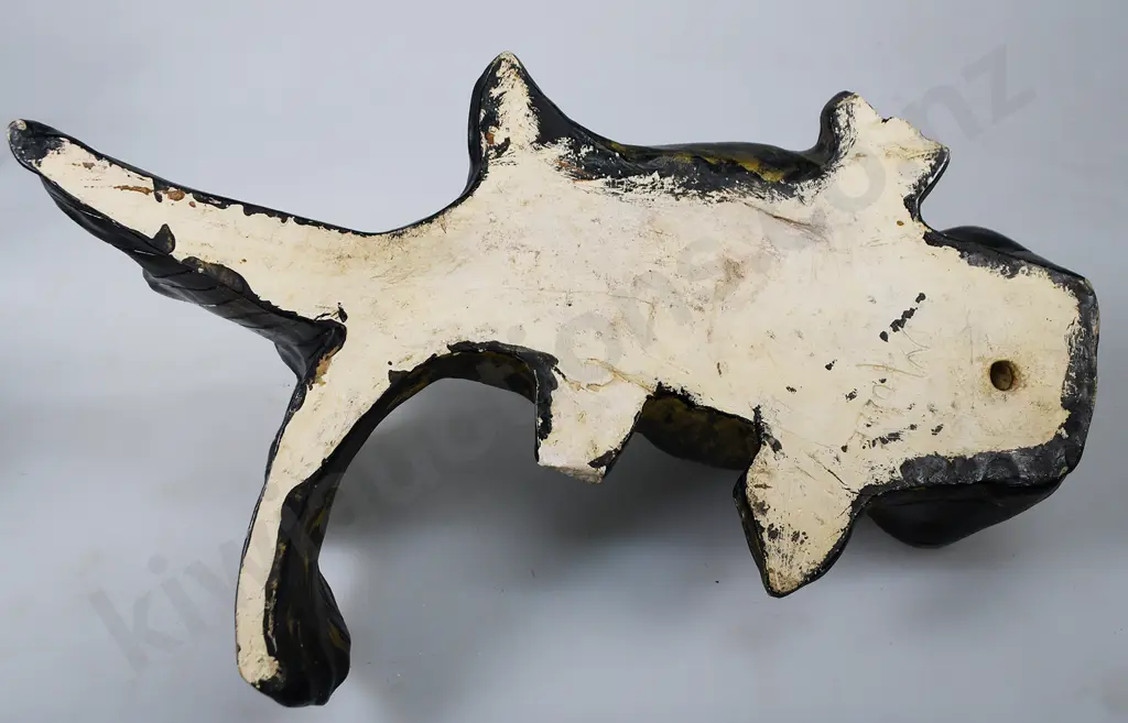 MOLLE’ POTTERY FISH WALL POCKET Image 1++