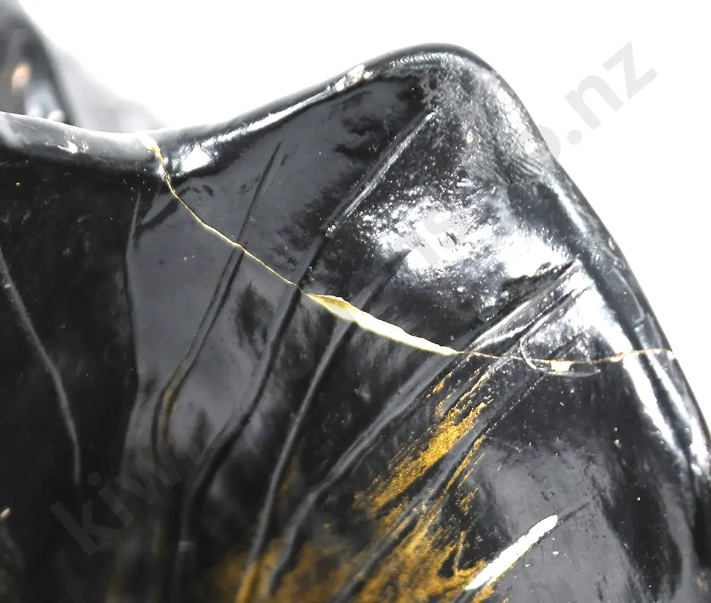 MOLLE’ POTTERY FISH WALL POCKET Image 1++