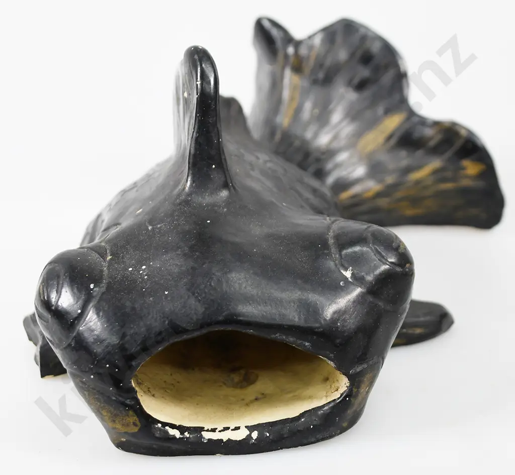 MOLLE’ POTTERY FISH WALL POCKET Image 1++