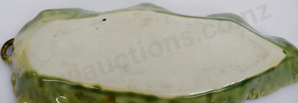 MOLLE’ POTTERY LEAF DISH Image 1++