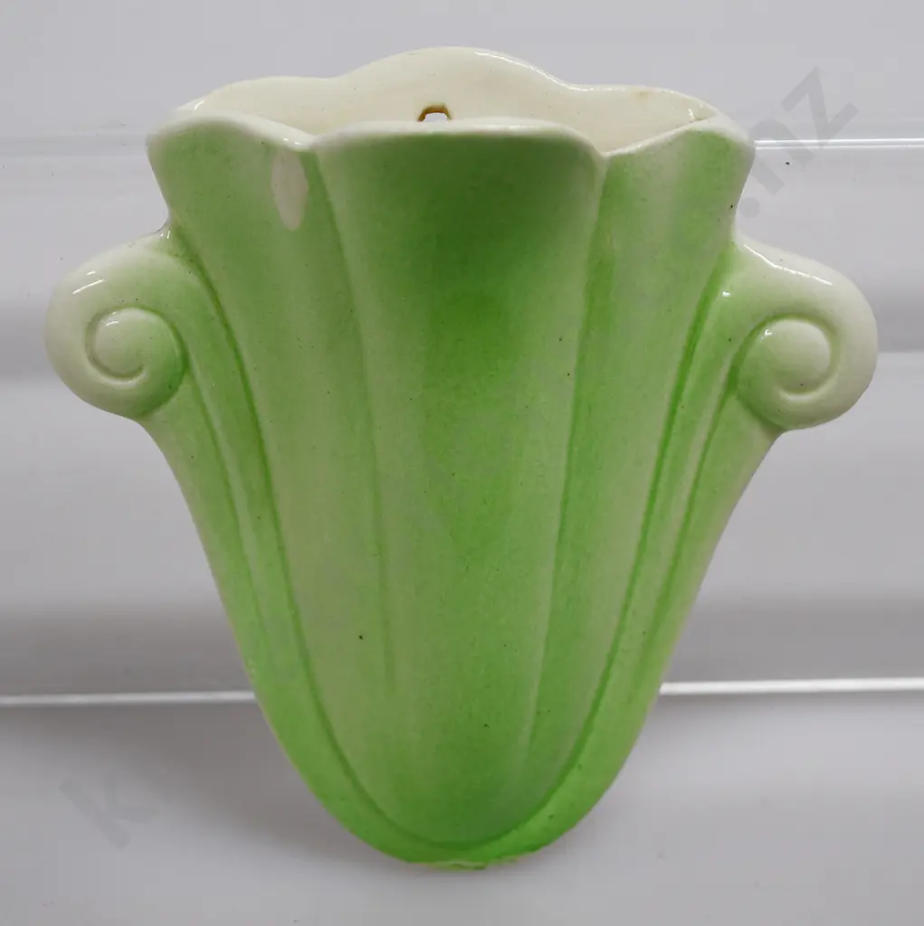 CROWN LYNN GREEN WALL POCKET NUMBER 465 Image 1++