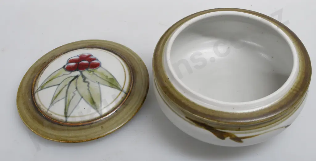 NEIL GRANT LIDDED TRINKET POTS Image 1++