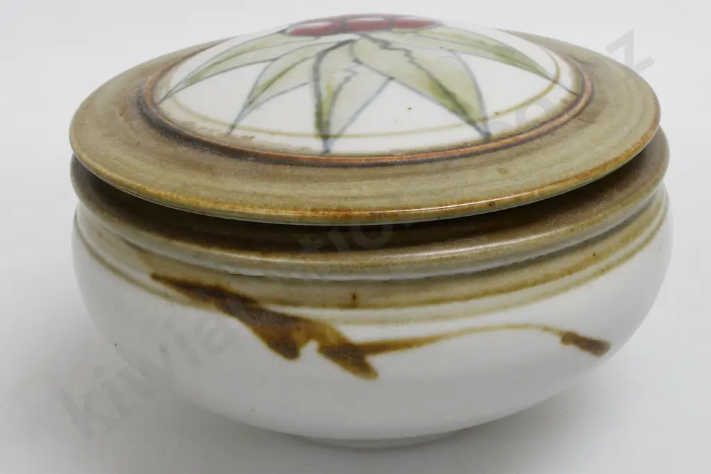 NEIL GRANT LIDDED TRINKET POTS Image 1++