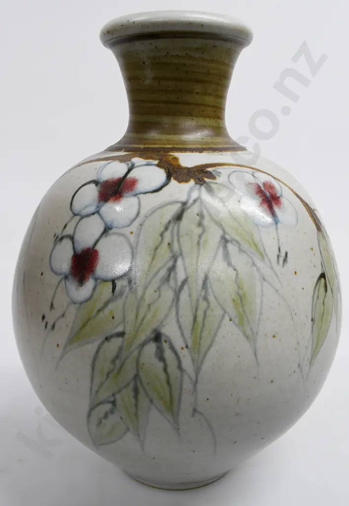 NEIL GRANT NZ POTTERY VASE Image 1++