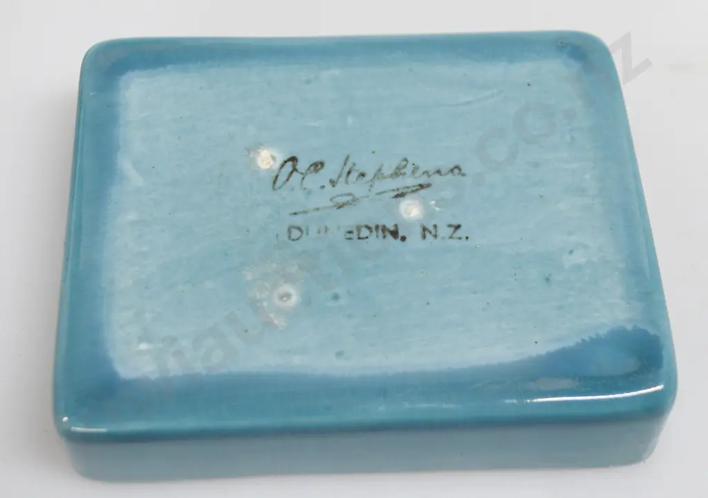 O C STEPHENS LIDDED TRINKET BOX Image 1++