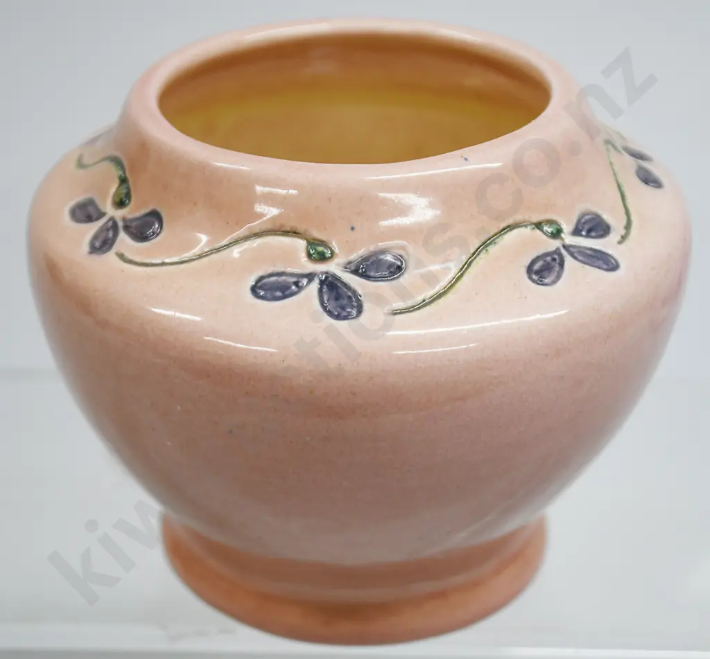 OC STEPHENS DUNEDIN PINK VASE Image 1++