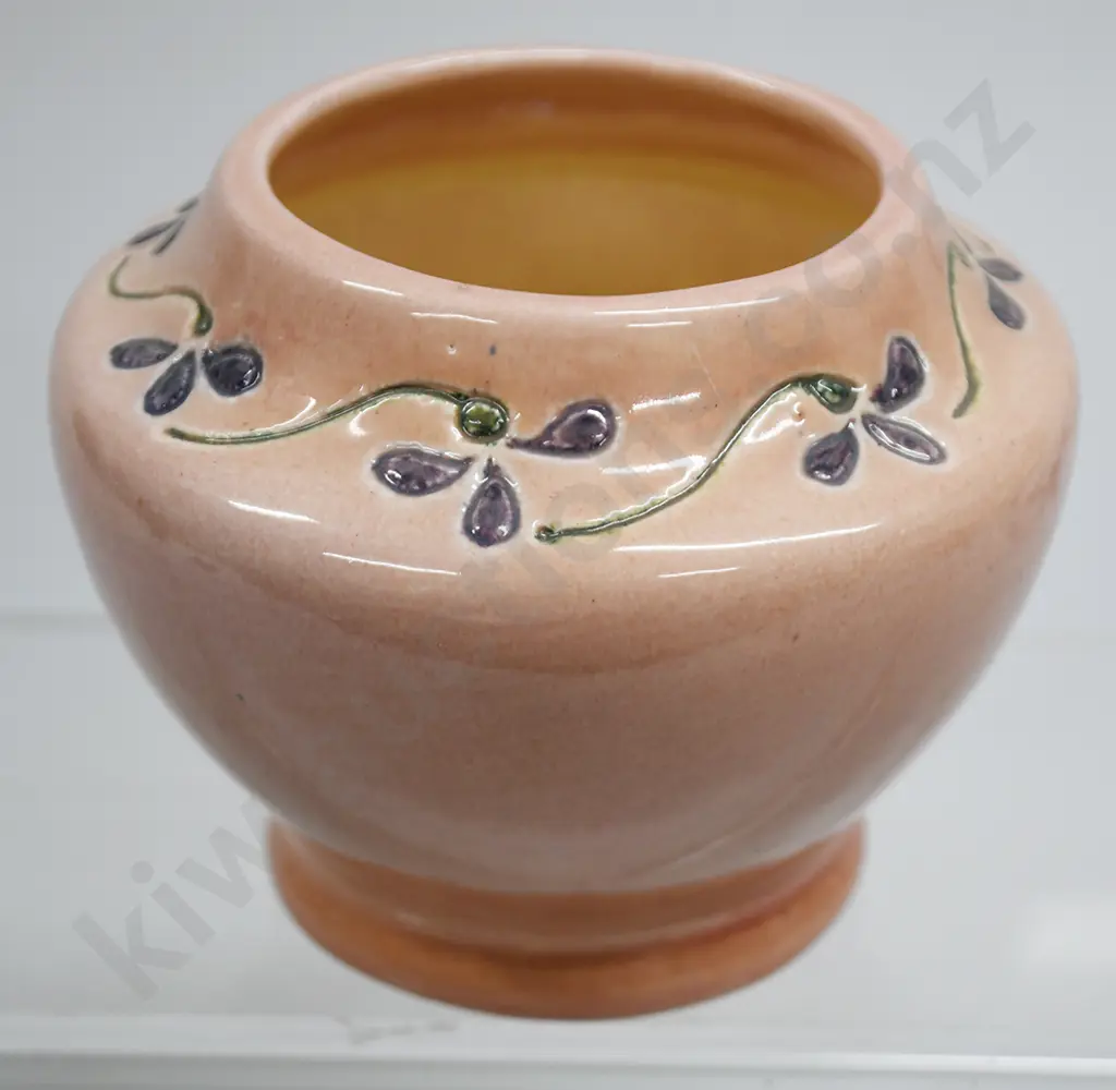 OC STEPHENS DUNEDIN PINK VASE Image 1++