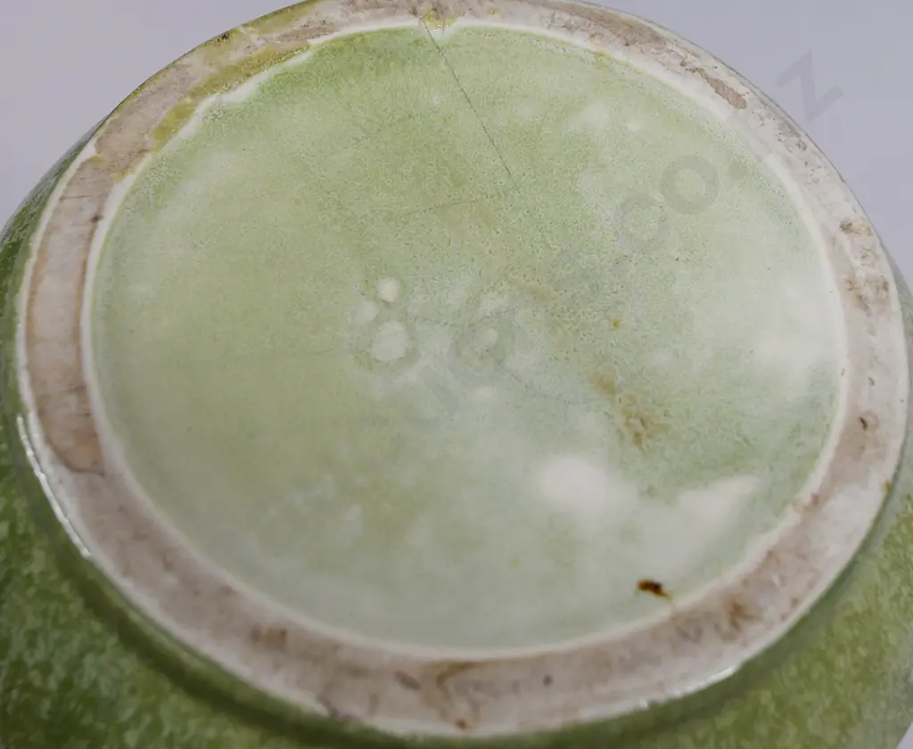 CROWN LYNN GLADIOLA VASE NUMBER 86 Image 1++