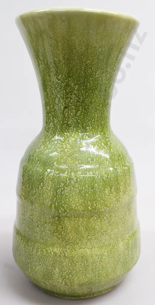 CROWN LYNN GLADIOLA VASE NUMBER 86 Image 1++