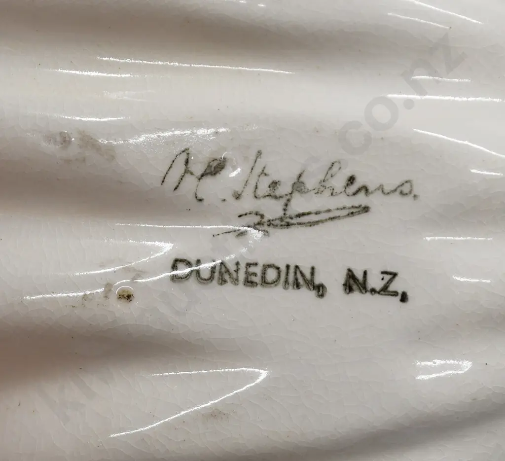 OC STEPHENS DUNEDIN SCALLOP SHELL DISH Image 1++
