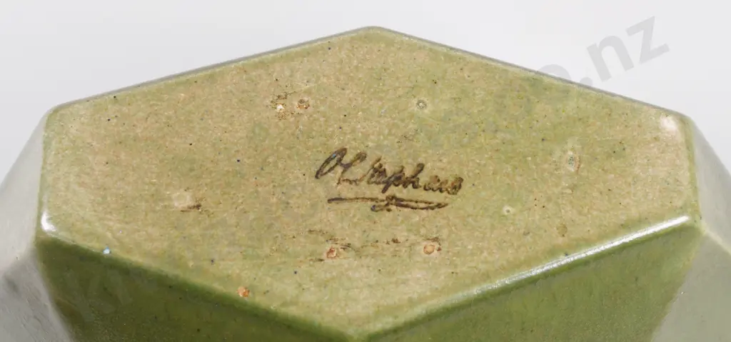 OC STEPHENS DUNEDIN VASE Image 1++