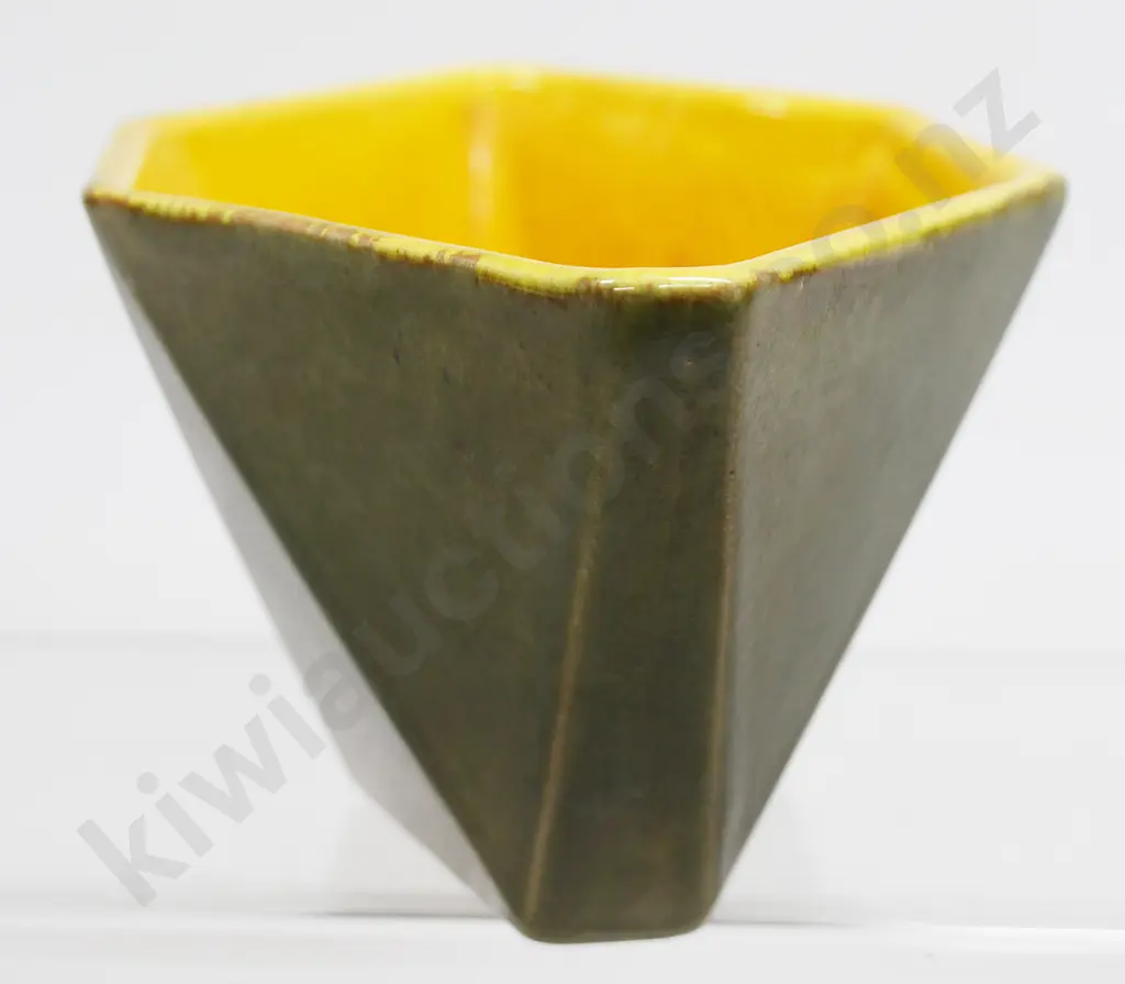 OC STEPHENS DUNEDIN VASE Image 1++