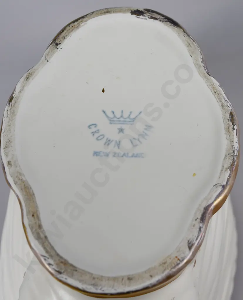 CROWN LYNN DRAPE VASE NUMBER 600 Image 1++