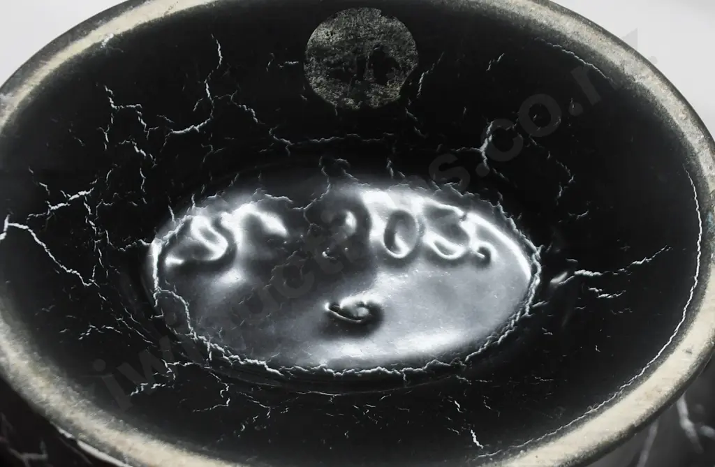 TITIAN LEATHER CRACKLE VASE NUMBER SB 203 Image 1++