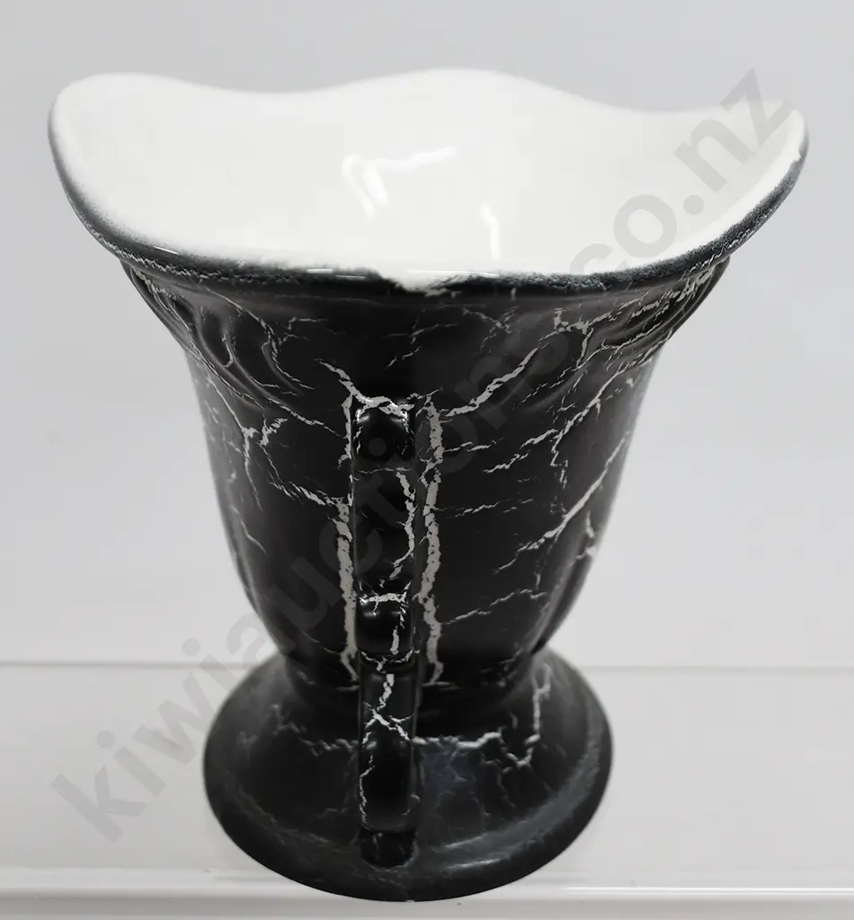 TITIAN LEATHER CRACKLE VASE NUMBER SB 203 Image 1++