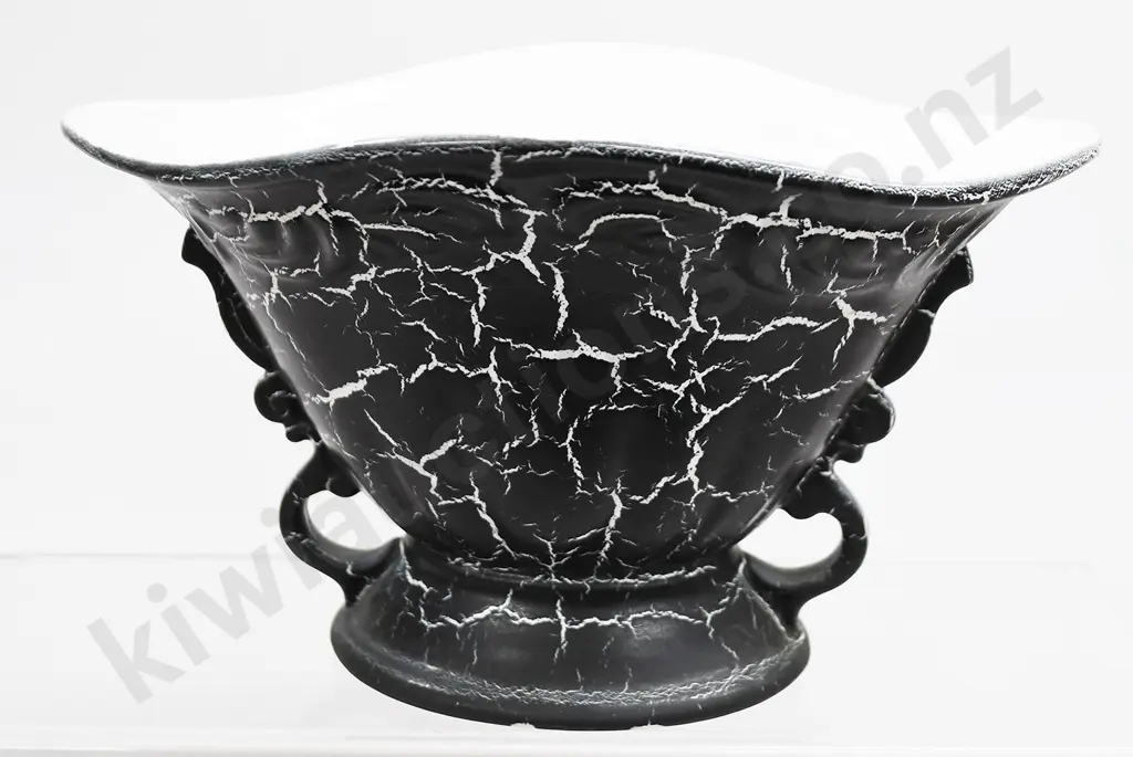 TITIAN LEATHER CRACKLE VASE NUMBER SB 203 Image 1++