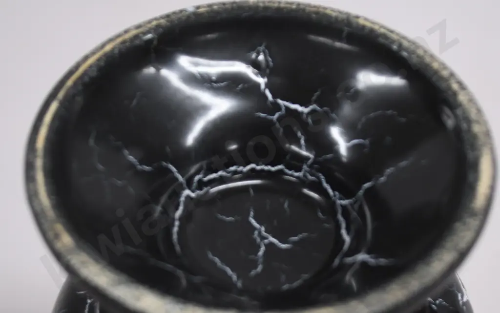 TITIAN LEATHER CRACKLE URN VASE Image 1++