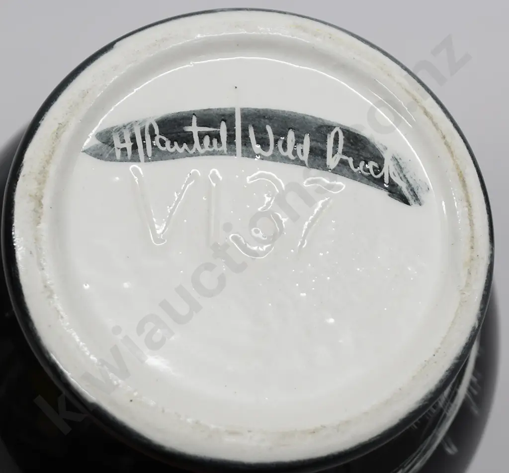 DIANA POTTERY AUSTRALIA FLYING DUCKS, FIJI VASES, NUMBER V137 Image 1++