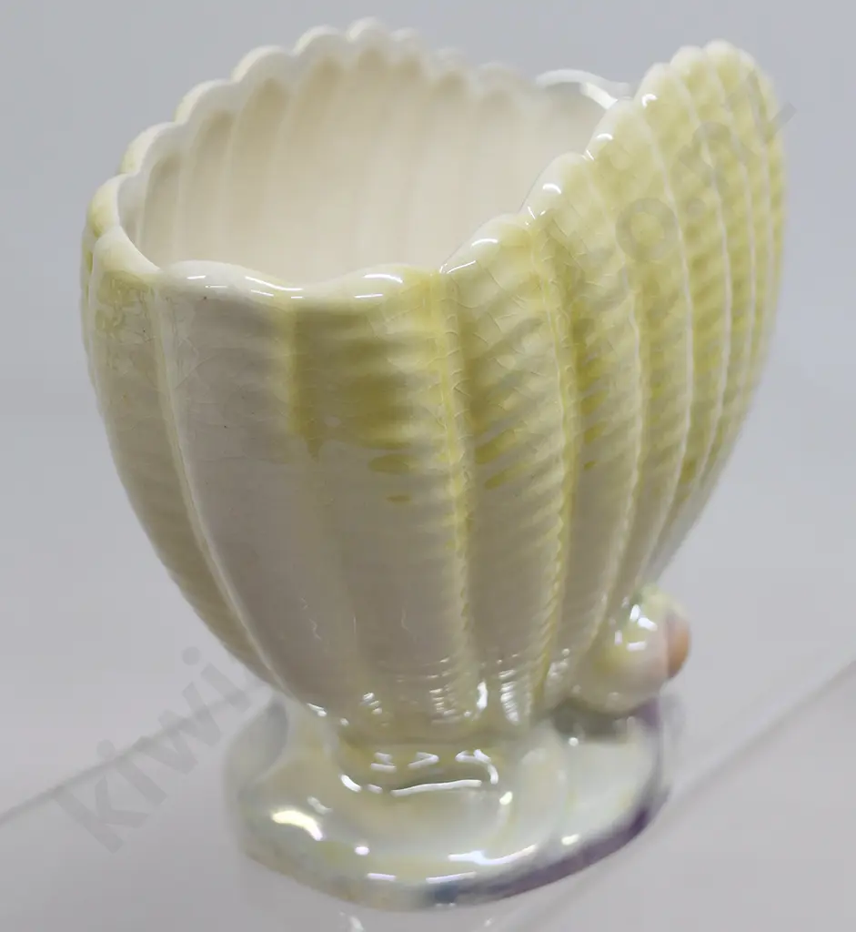 TITIAN CLAM LUSTRE VASE NUMBER B105 Image 1++