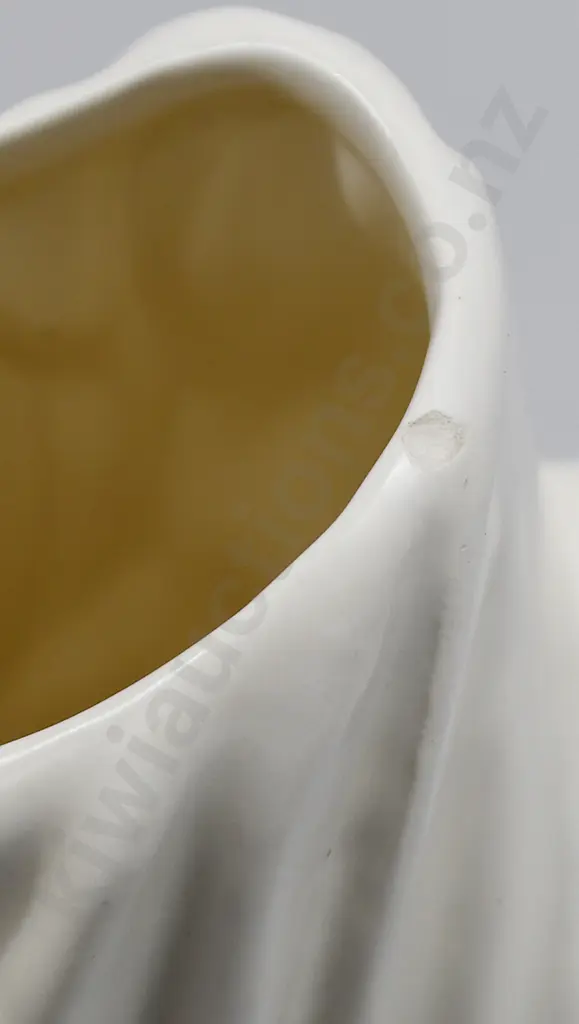 CROWN LYNN DRIFTWOOD VASE NUMBER 585 Image 1++