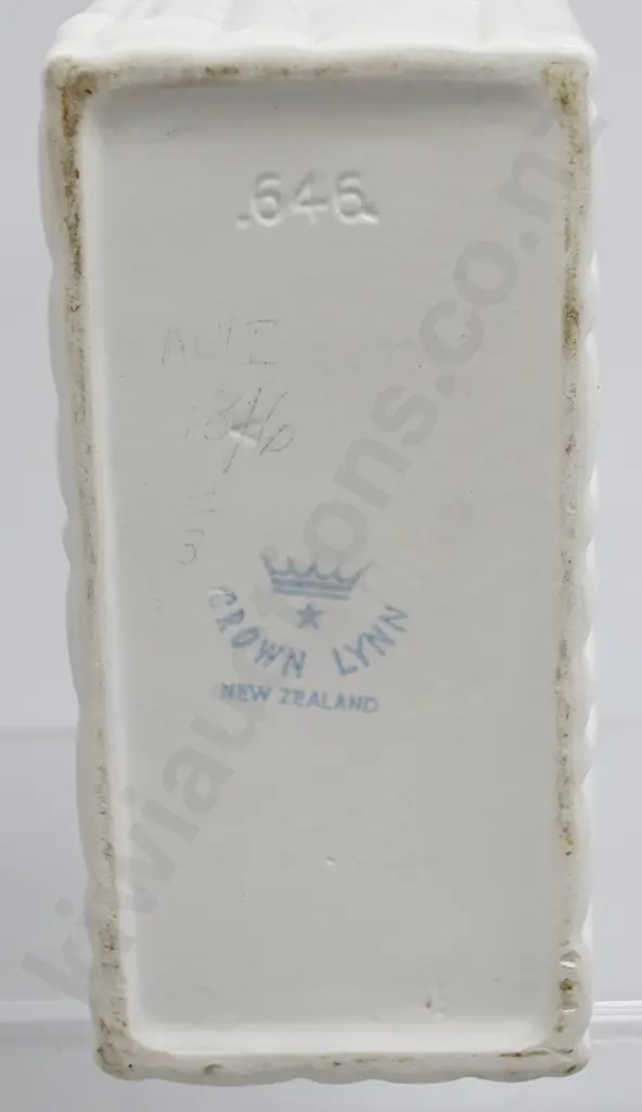 CROWN LYNN RECTANGULAR TALL BAMBOO VASE NUMBER 646 Image 1++