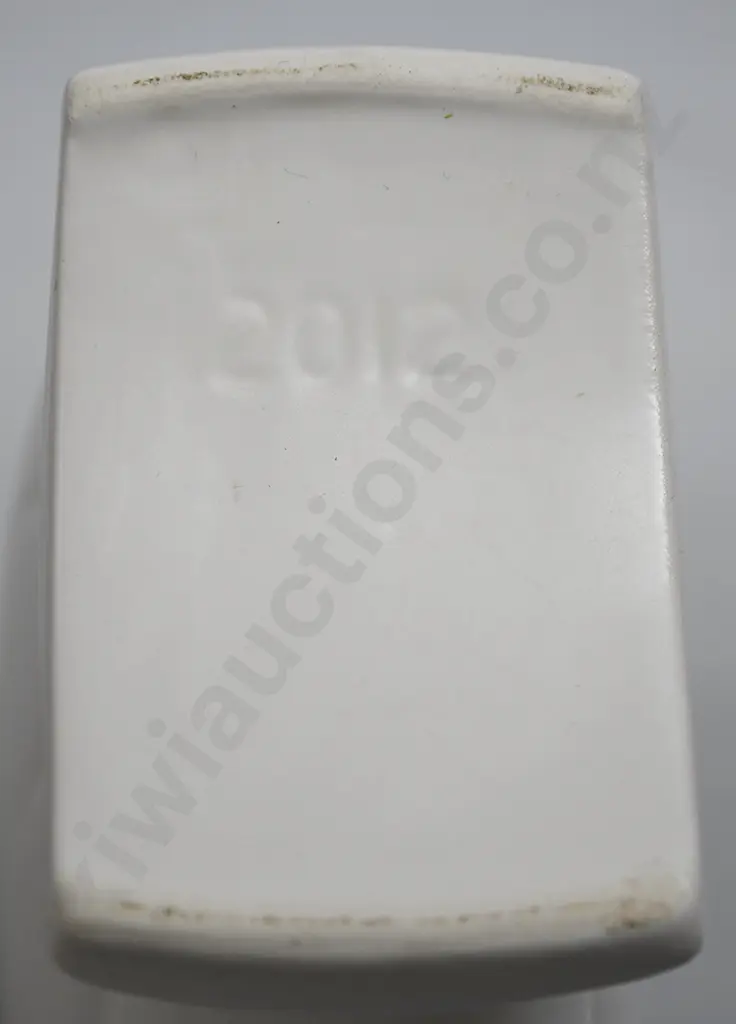 CROWN LYNN SMALL BRIDGE FOOTED VASE Image 1++