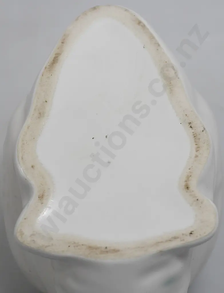 CROWN LYNN SMALL SWAN Image 1++