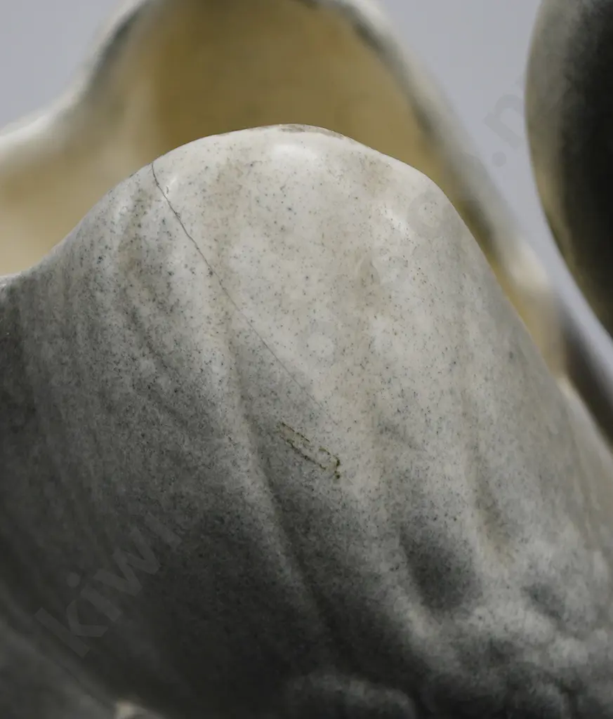 CROWN LYNN SMALL SWAN Image 1++