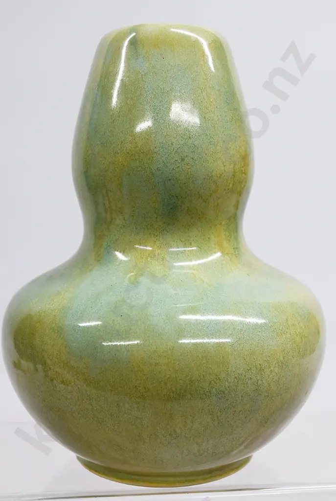 CROWN LYNN VASE NUMBER 67 Image 1++