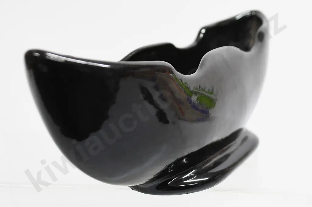 TIMARU POTTERIES VASE Image 1++