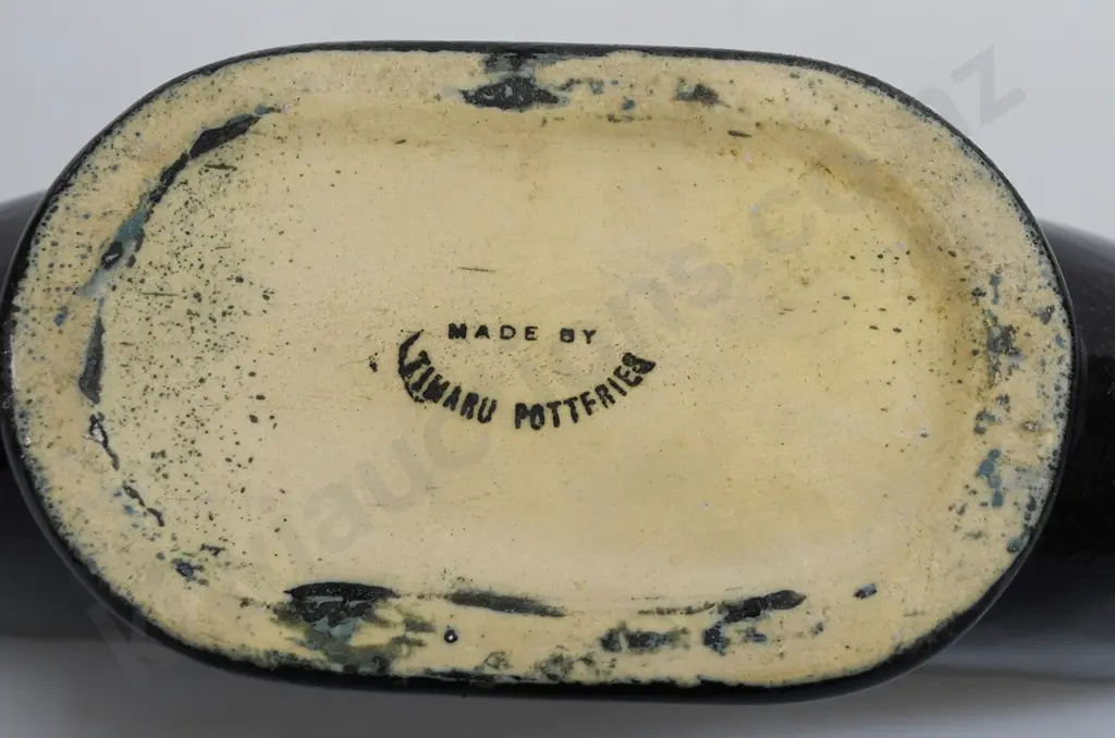 TIMARU POTTERIES VASE Image 1++