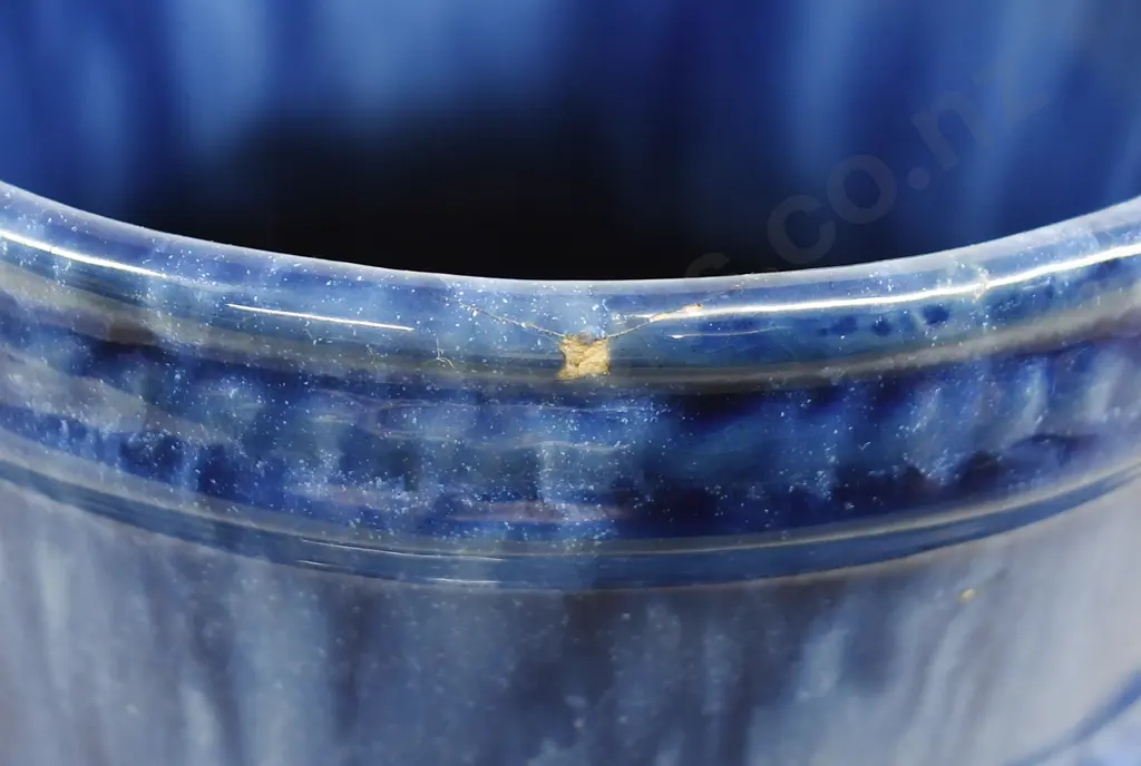 TEMUKA WARE BLUE VASE Image 1++